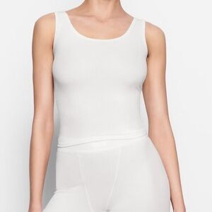 Skims tank in white